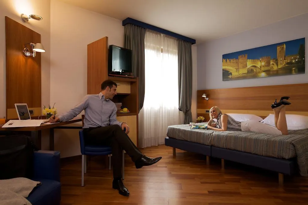 Best Western Hotel Fiera Verona 4*,